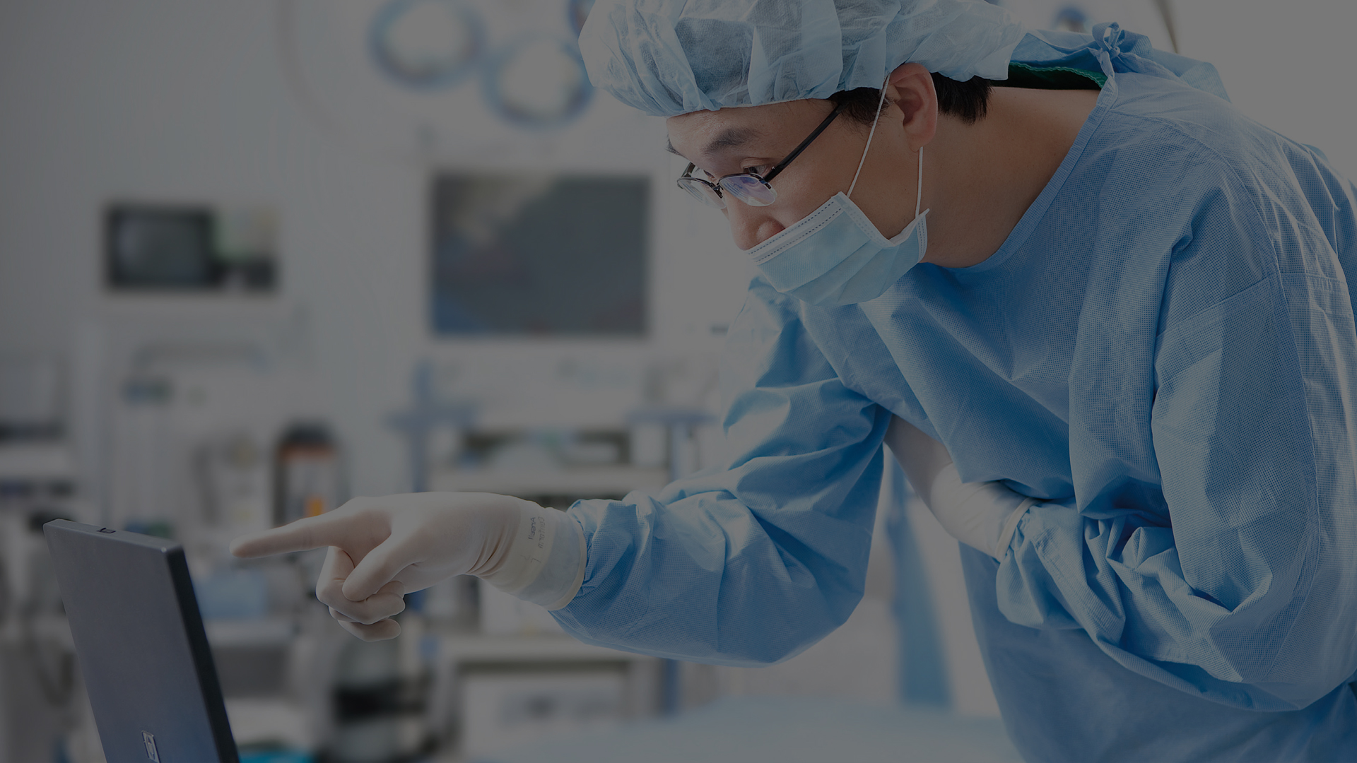 365mc liposuction surgeon in a dedicated operating room, Seoul
